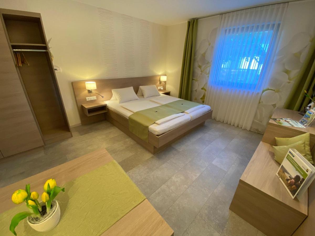 Privatzimmer Und Ferienwohnungen Leeb Persenbeug Exteriör bild