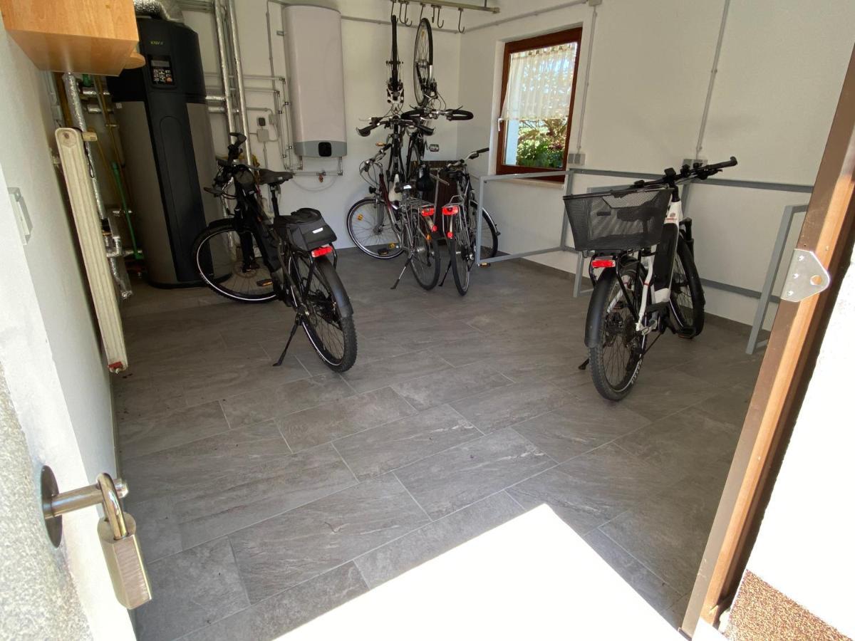 Privatzimmer Und Ferienwohnungen Leeb Persenbeug Exteriör bild