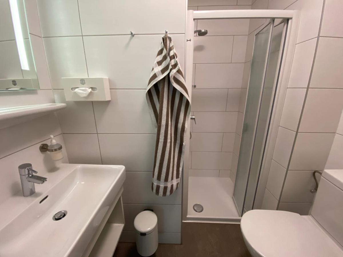 Privatzimmer Und Ferienwohnungen Leeb Persenbeug Exteriör bild